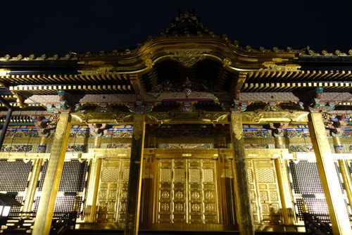 上野東照宮社殿ライトアップ２.jpg